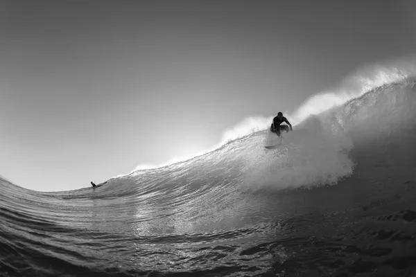 Surfista sacar agua de onda — Foto de Stock
