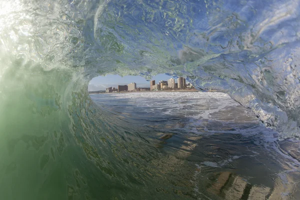 Onda dentro il nuoto — Foto Stock