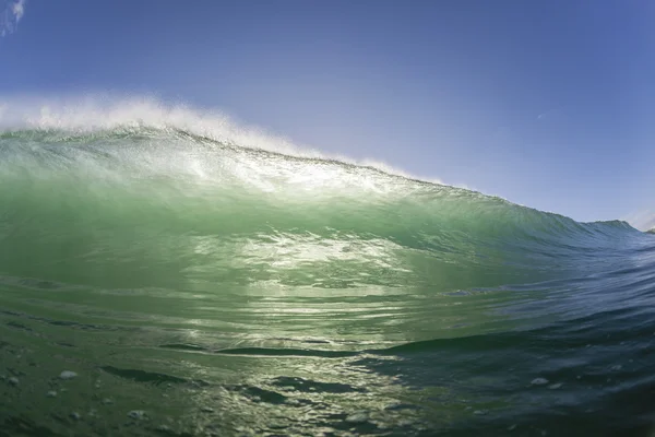 Rencontre de natation par vagues — Photo