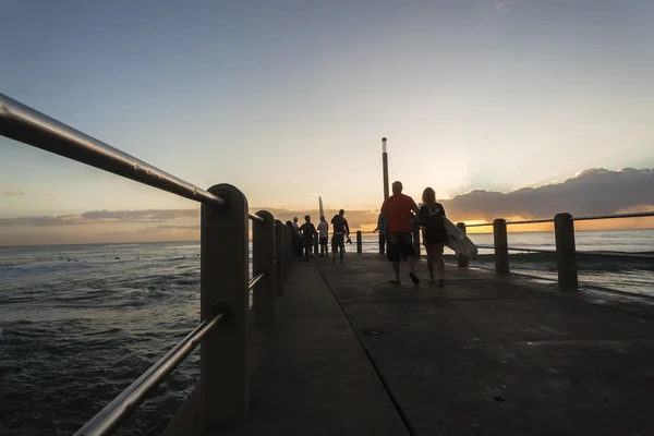 Surferów Plaża Ocean Pier — Zdjęcie stockowe