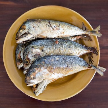 Fried üç mackerels