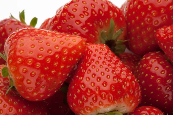 Hoop strawberrys op wit — Stockfoto