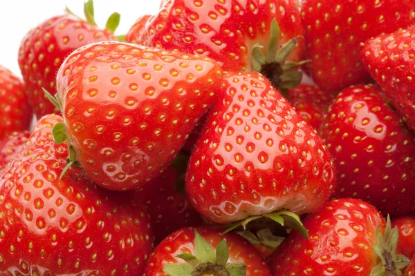 Hoop strawberrys op wit — Stockfoto