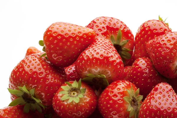 Hoop strawberrys op wit — Stockfoto