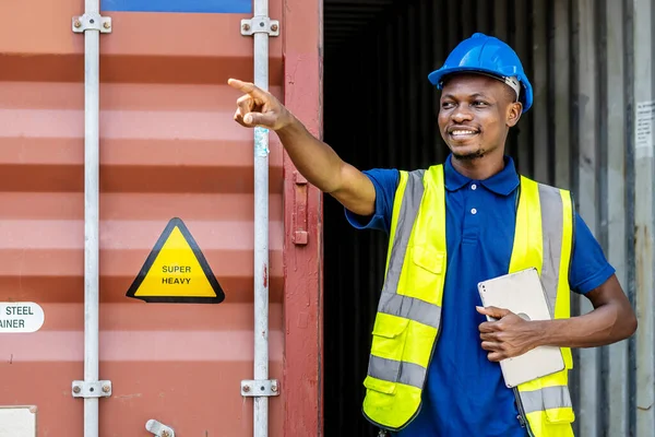 Seaport Inspector Busy Checking Cargo Pointing Position Loading Containers Box —  Fotos de Stock