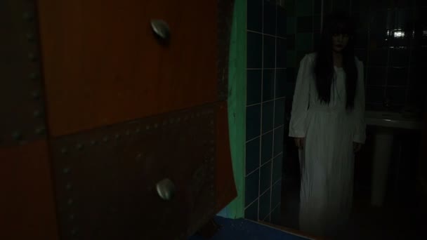 Mulher Asiática Compõem Fantasma Rosto Cena Terror Fundo Assustador Conceito — Vídeo de Stock