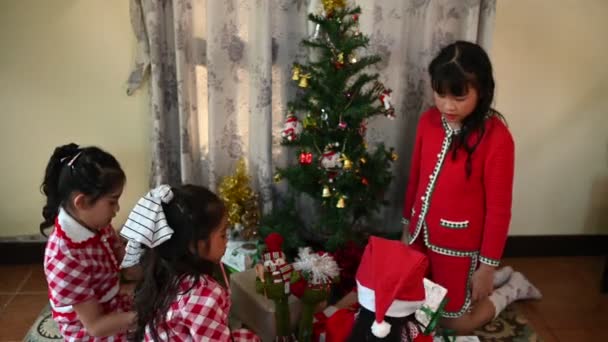 Group Happy Children Help Decorate Christmas Tree Christmas Season Merry — Stockvideo