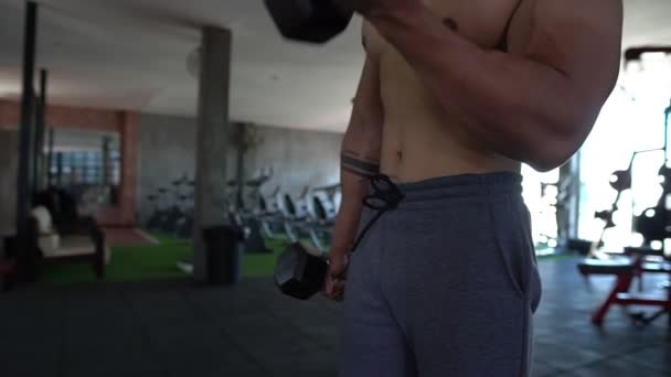 Pria Asia Dengan Otot Besar Gym Latihan Berat Badan — Stok Video