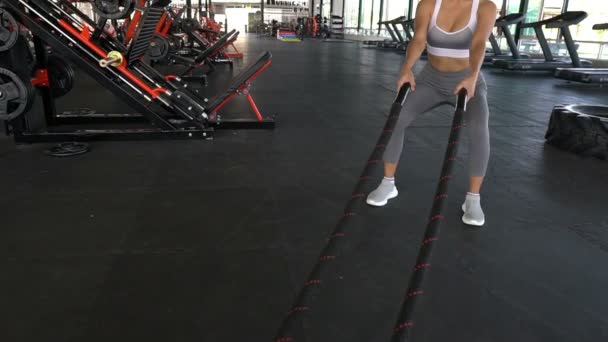 Hübsch Asiatisch Frau Training Fitness Die Fitnessstudio — Stockvideo