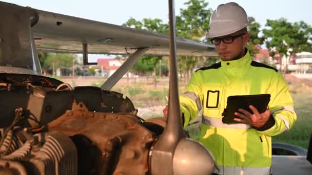 Luchtvaarttechniek Inspectie Onderhoud Van Luchtvaartuigen — Stockvideo