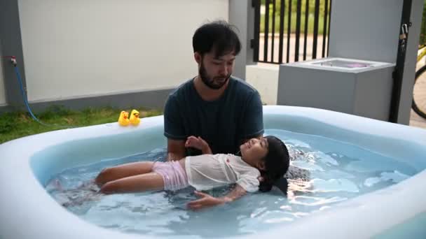 Concept Jour Pères Papa Asiatique Fille Passant Temps Ensemble Maison — Video