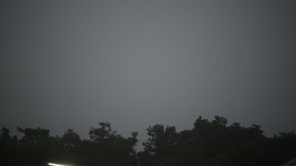 观看傍晚的暴雨天气 — 图库视频影像