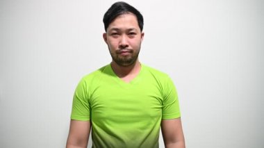 LGBT Onur Ayı konsepti, Asyalı yakışıklı erkek makyaj ve kadın kıyafeti, gay özgürlük günü 