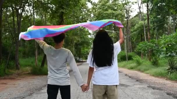 Para Dziewczyn Dziewczyną Lgbt Pride Month Concept Portret Niebinarny — Wideo stockowe