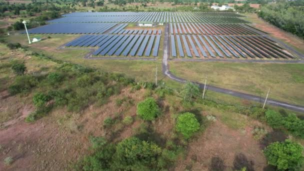 Granja Energía Solar Desde Vista Del Dron Tecnología Energía Verde — Vídeo de stock