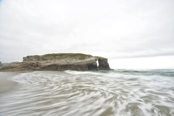 Zonsondergang Het Strand Van Catedrales Augas Santas Ribadeo Lugo Galicië Rechtenvrije Stockafbeeldingen