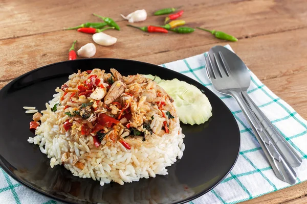 Basil smažená rýže s krabím masem — Stock fotografie