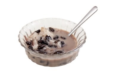 Yapışkan pirinç içinde Hindistan cevizi sütü ile siyah fasulye