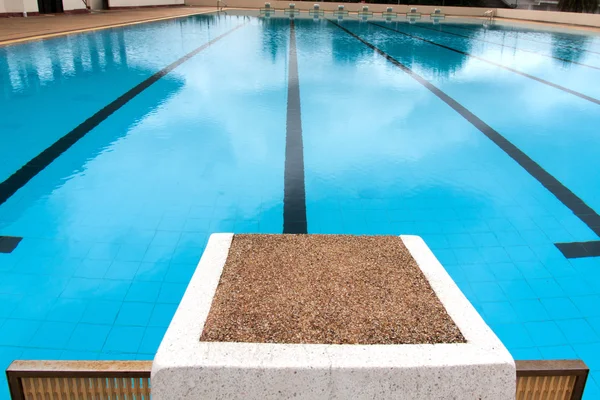 Piscina para deportes acuáticos — Foto de Stock