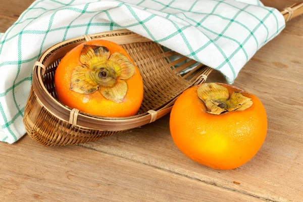 Persimmon frutos de cor amarela — Fotografia de Stock