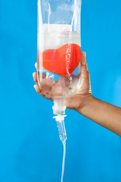 kalp kırmızı iç tuzlu çözüm enjeksiyon