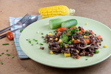 Tayland kızarmış pirinç