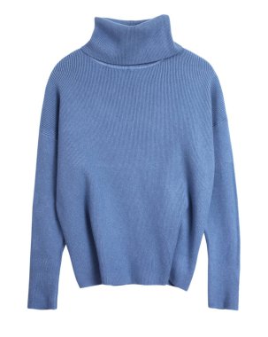 Mavi örülmüş süveter beyazın üzerinde. Kadın kıyafetleri. Moda kadın kıyafetleri. Balıkçı yaka kazak..