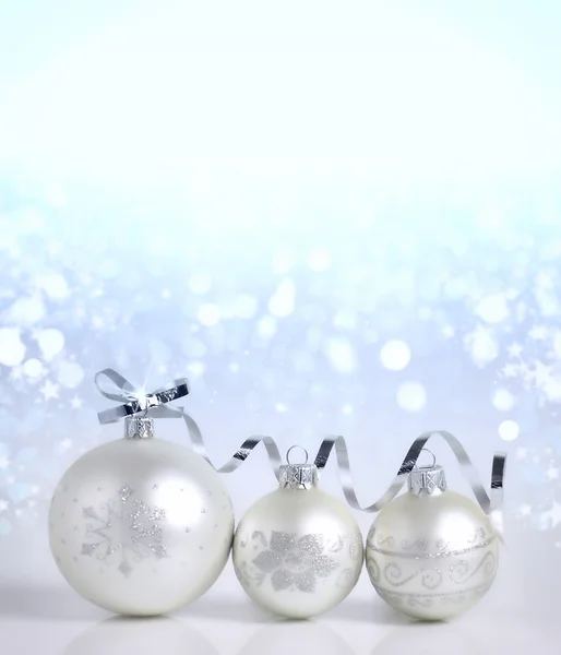 Weihnachtsdekoration auf verschwommenem Hintergrund. Soft New Year Wallpape — Stockfoto