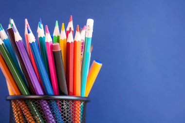 Renkli kalemlerle dur, fotokopi alanı ile fotoğraf çek