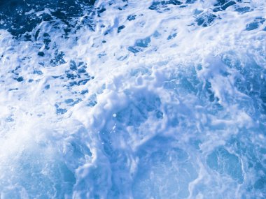 mavi su köpüren ve köpükler