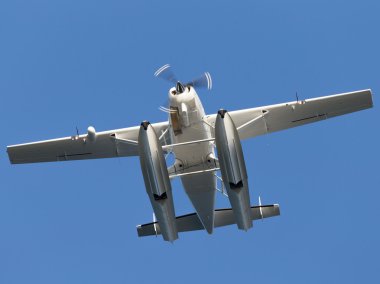 küçük-motor floatplane