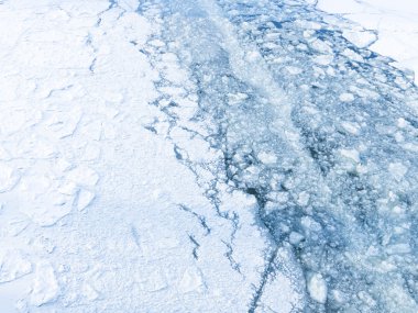 kırılgan kırılgan buz Nehri üzerinde