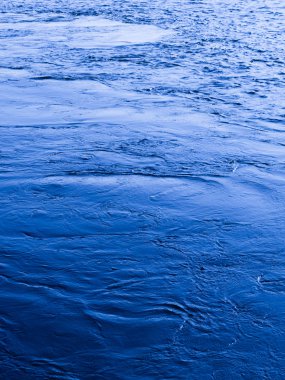 güzel açık mavi su