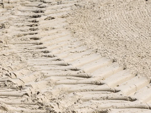 Tracce dei protettori sulla sabbia — Foto Stock