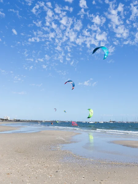 Kitesurfen in melbourne port, australien — Stockfoto