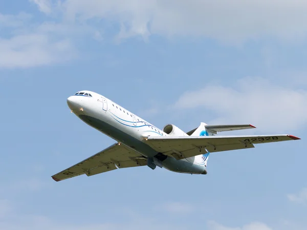 Avião de passageiros Yak-42D Saratov Airlines — Fotografia de Stock