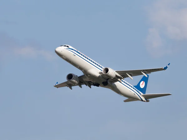 Embraer ERJ-195LR (190-200LR) Belavia Airlines — Fotografia de Stock
