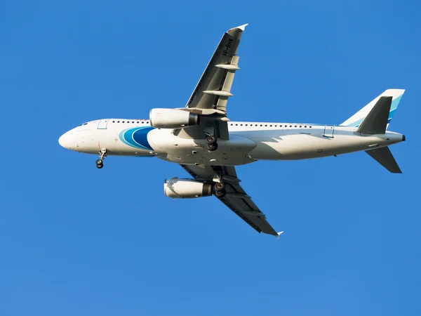 Airbus A320-232 Yamal Havayolları — Stok fotoğraf