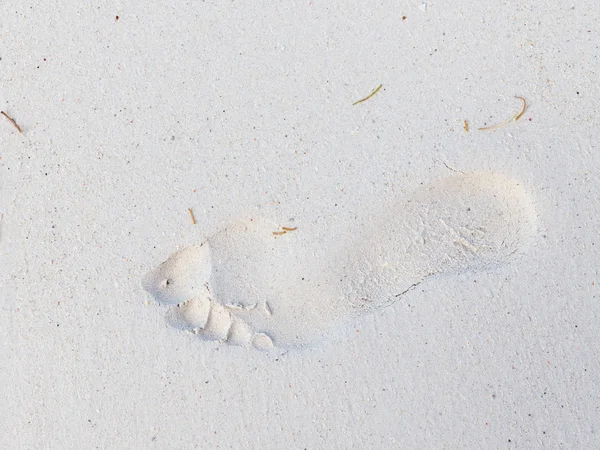 Beyaz kum üzerinde işaretlemek — Stok fotoğraf
