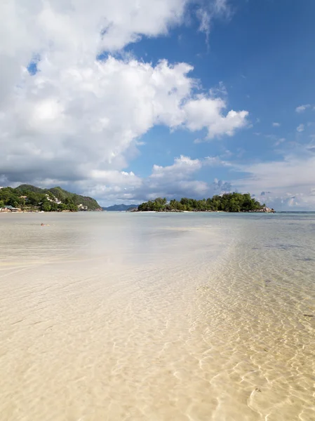 Tropical island paradise — Stock Photo, Image