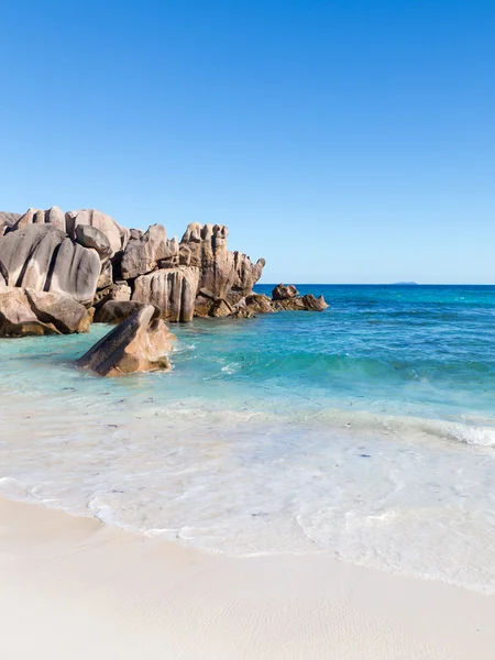 Seascape with large stones — Stock Photo, Image