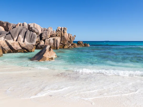 Beautiful seascape with large stones — Stock Photo, Image