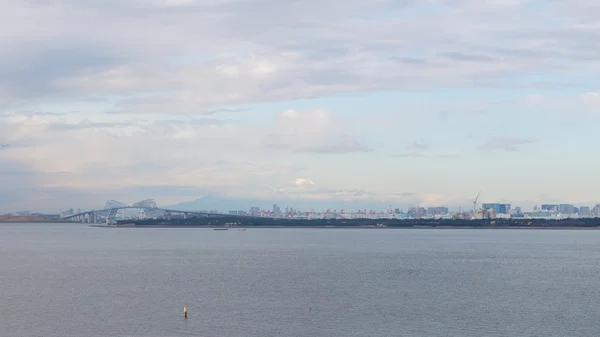 Utsikt över Tokyo med Tokyo Bay — Stockfoto