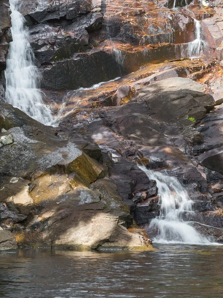 Bela cachoeira — Fotografia de Stock