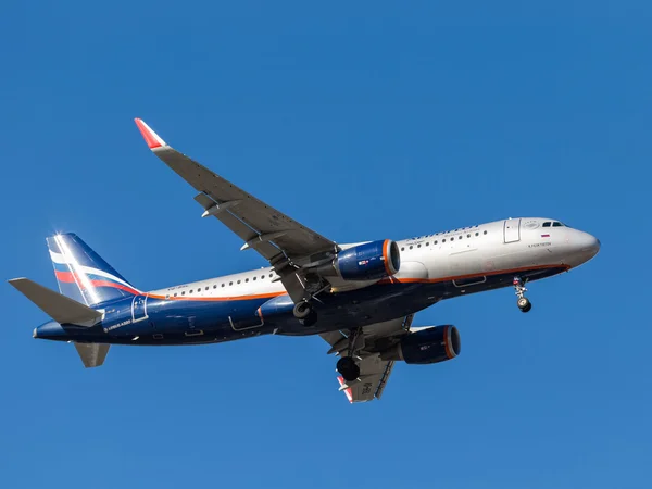 Uçak Airbus A320, K. Feoktistov — Stok fotoğraf