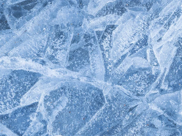 Голубой лед на озере — стоковое фото
