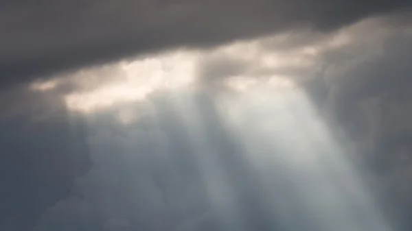 Céu e luz solar direta — Fotografia de Stock