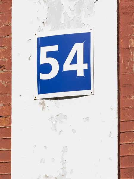Αριθμός 54 στην μπλε πινακίδα — Φωτογραφία Αρχείου