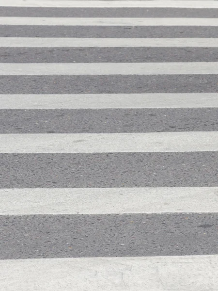 Cruce peatonal de cebra en la carretera —  Fotos de Stock