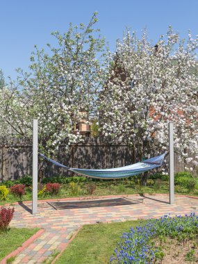 hoş bir oturma alanı, bahçedeki